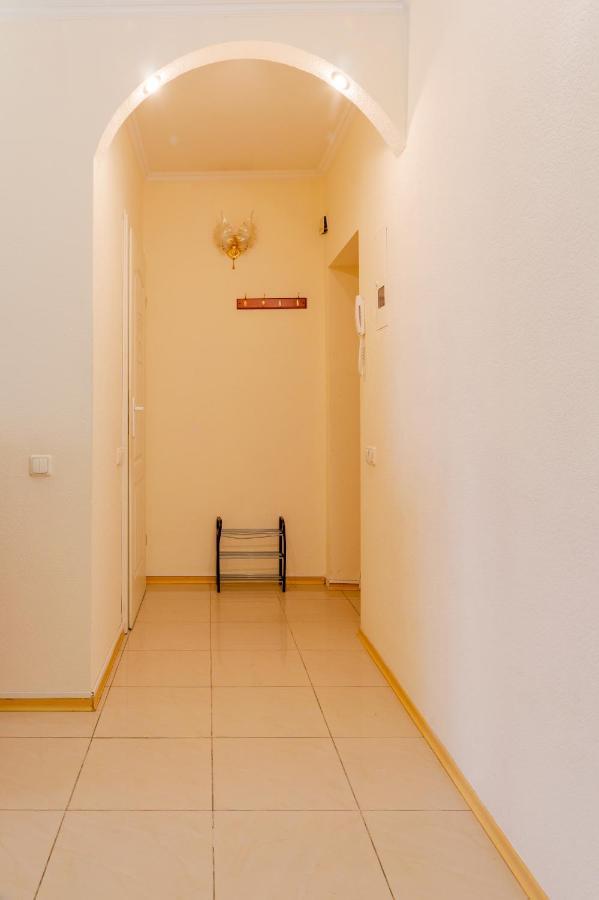 Apartment Triokhsviatytelskaya Street 3 Kiew Exterior foto