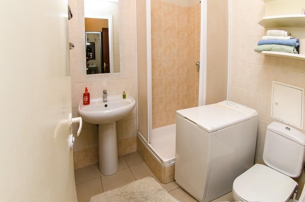 Apartment Triokhsviatytelskaya Street 3 Kiew Exterior foto