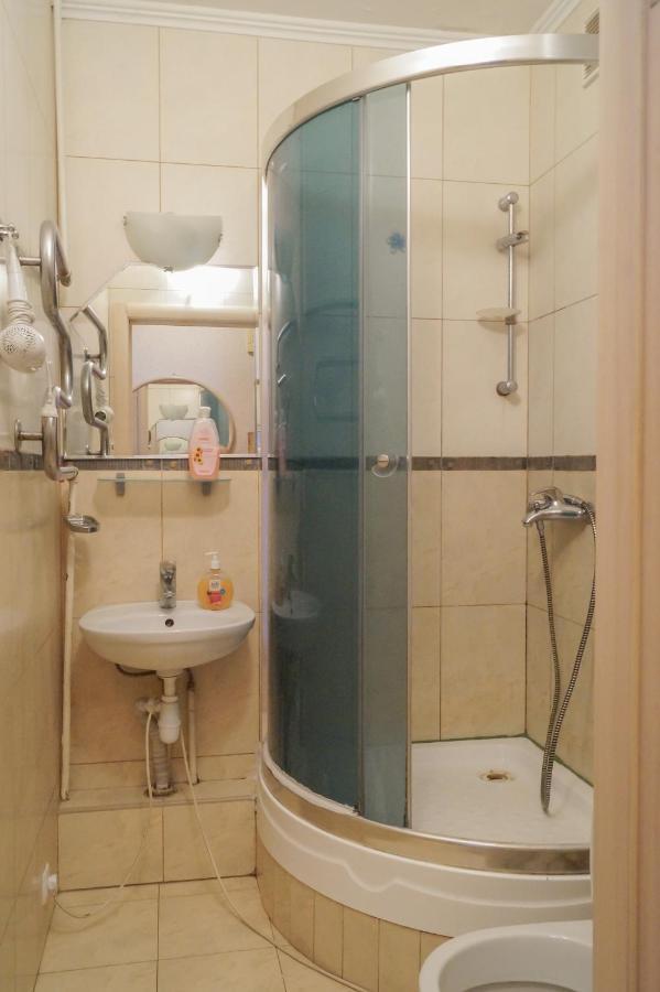 Apartment Triokhsviatytelskaya Street 3 Kiew Exterior foto